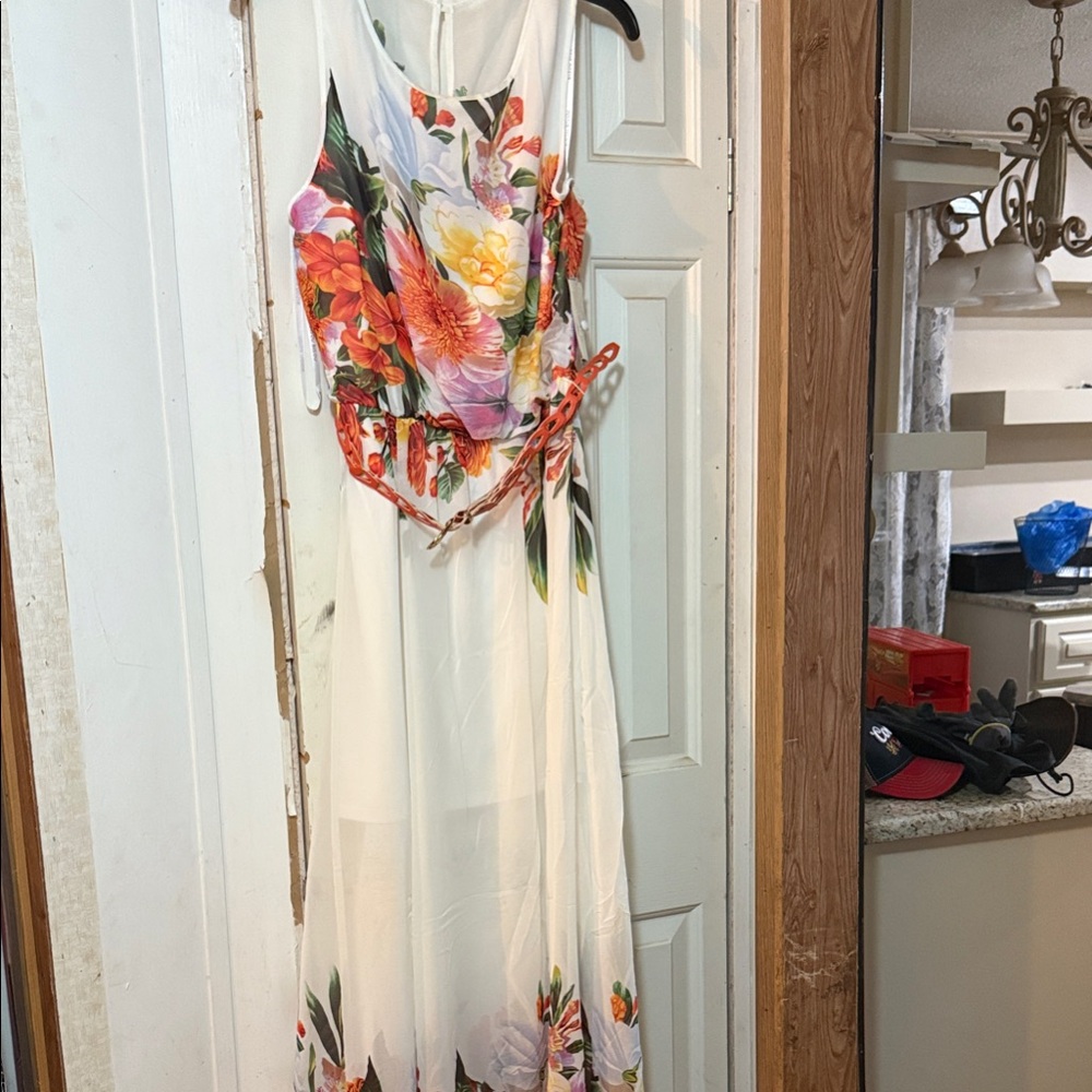 Bisou Bisou White Floral Maxi Dress